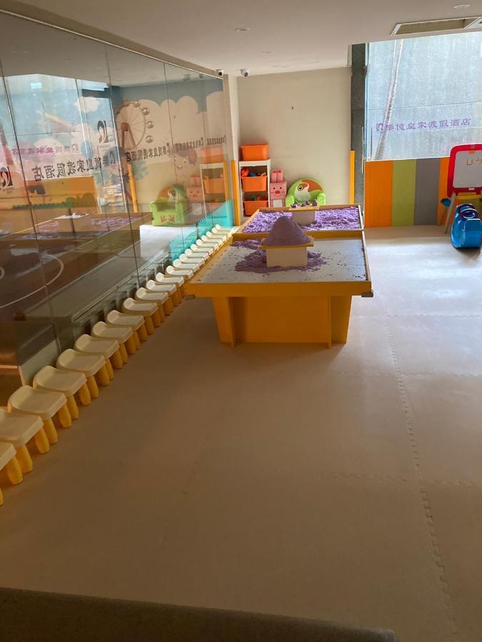 Look Royal Resort Chiayi City Exteriör bild The Children's Museum of Oakville