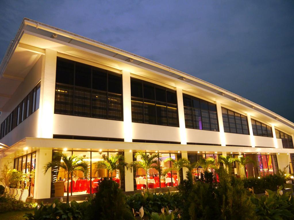 Look Royal Resort Chiayi City Exteriör bild The 1950s-built, now-demolished, National Museum of Natural History