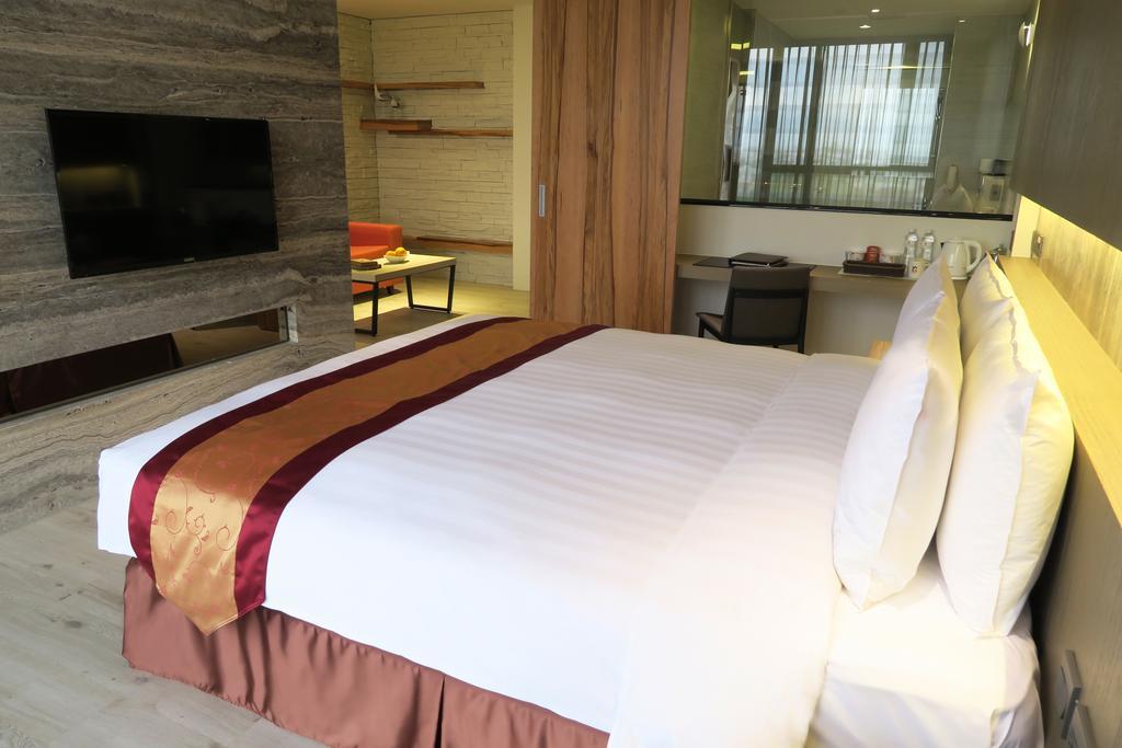 Look Royal Resort Chiayi City Exteriör bild Deluxe room