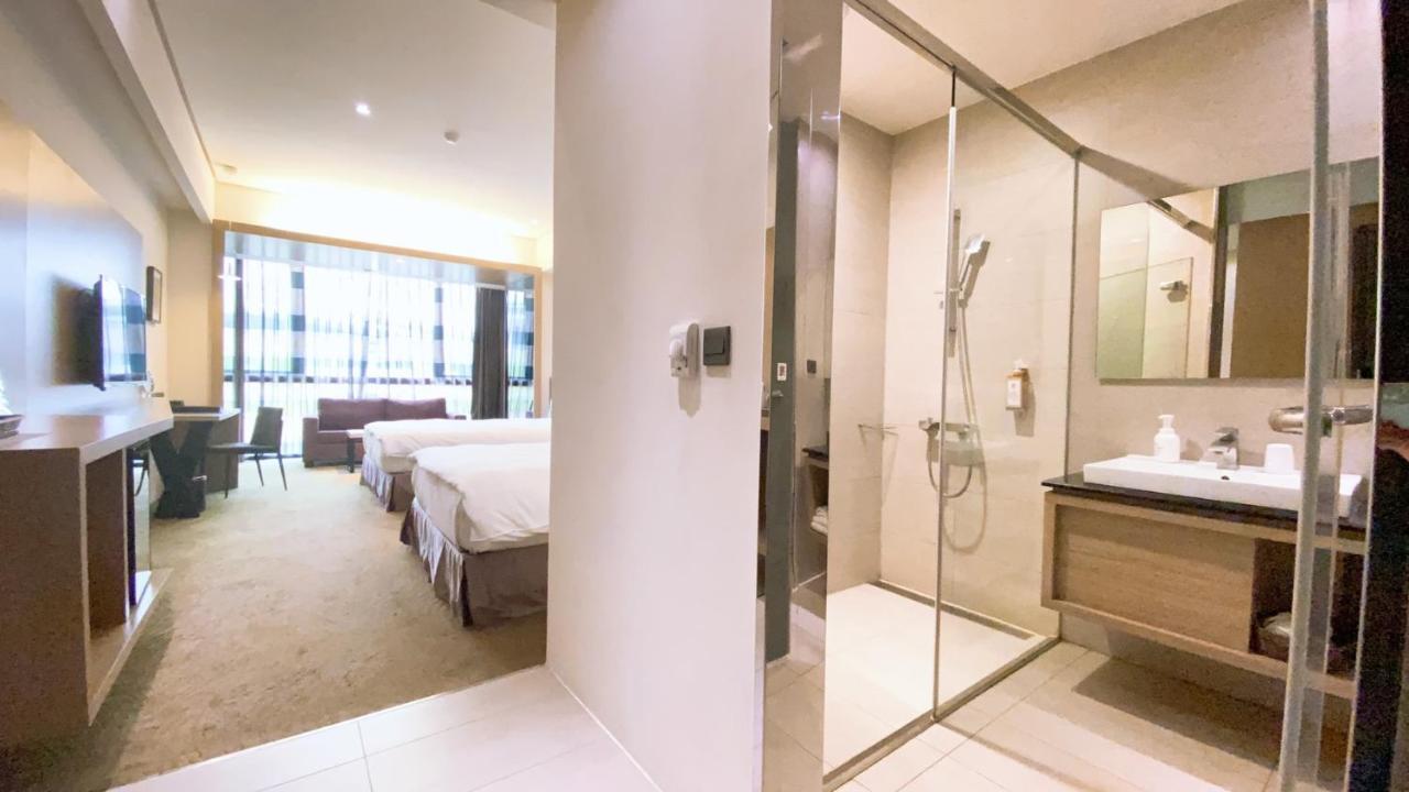 Look Royal Resort Chiayi City Exteriör bild Deluxe Room
